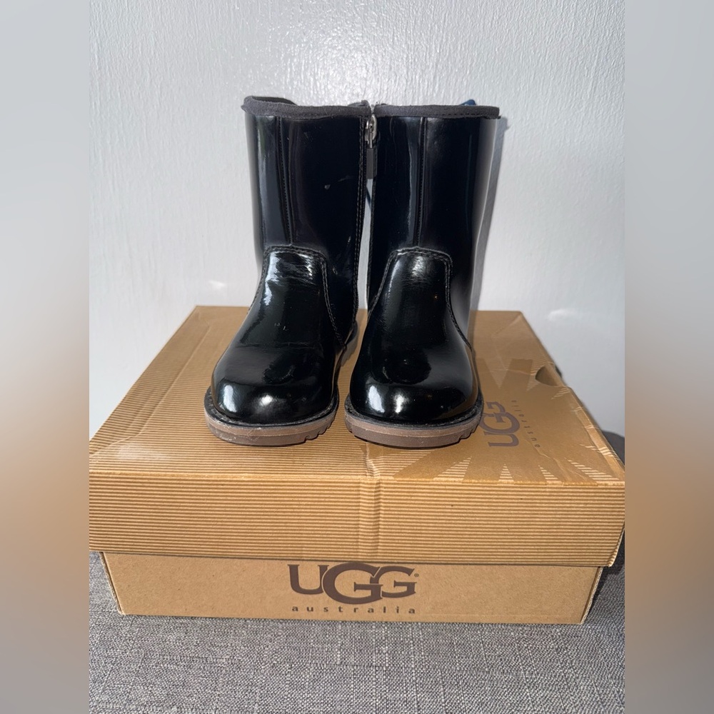UGG Girls’ Corene Patent Leather Boot